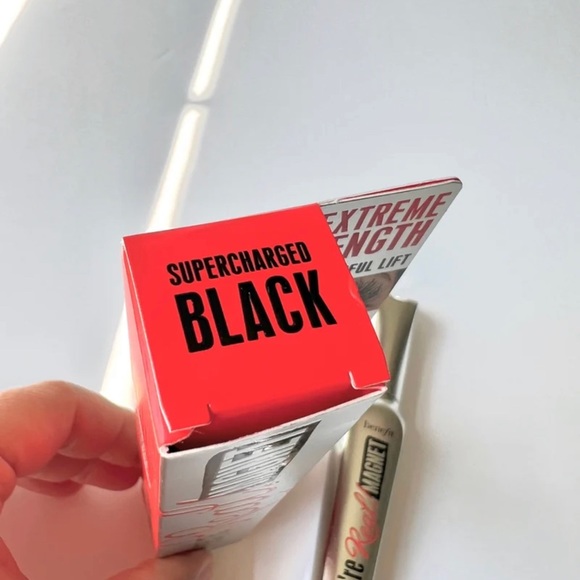 Benefit Cosmetics They're Real! Magnet Extreme Lengthening Mascara. Full size. - Picture 2 of 3
